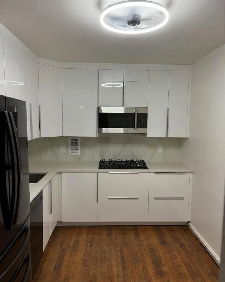 Renovated kitchen with quartz countertops in Highland Heights